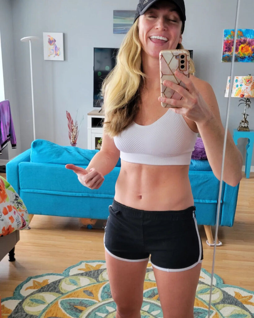 Instagram – Cat Bush – Nude