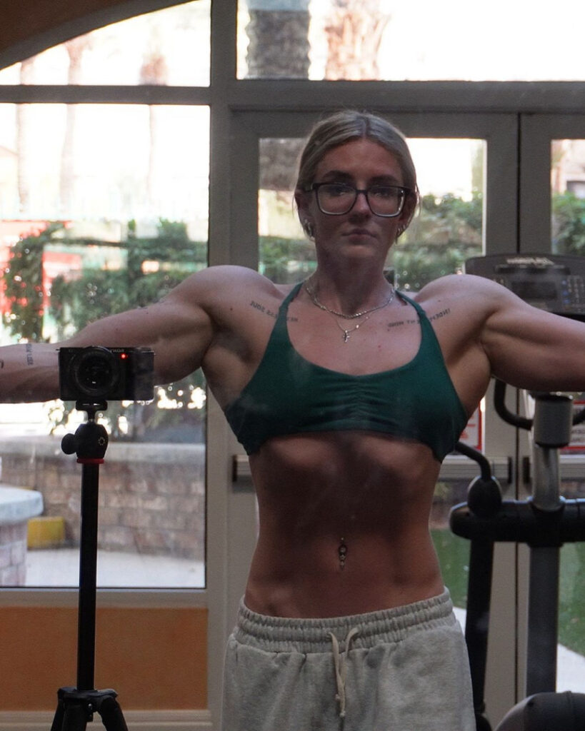 Youtube – Instagram – CHARLOTTE CHANT / char.chant / charchant – Nude Leaks