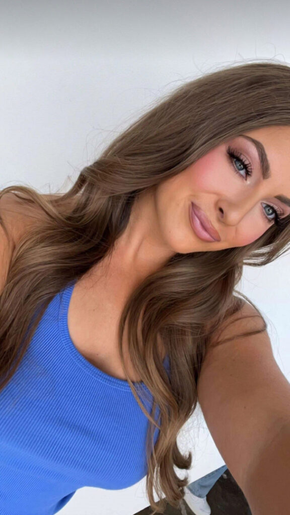 Instagram – Snapchat – T H I C C – Christina Desiderio / Christinadesid – Nude