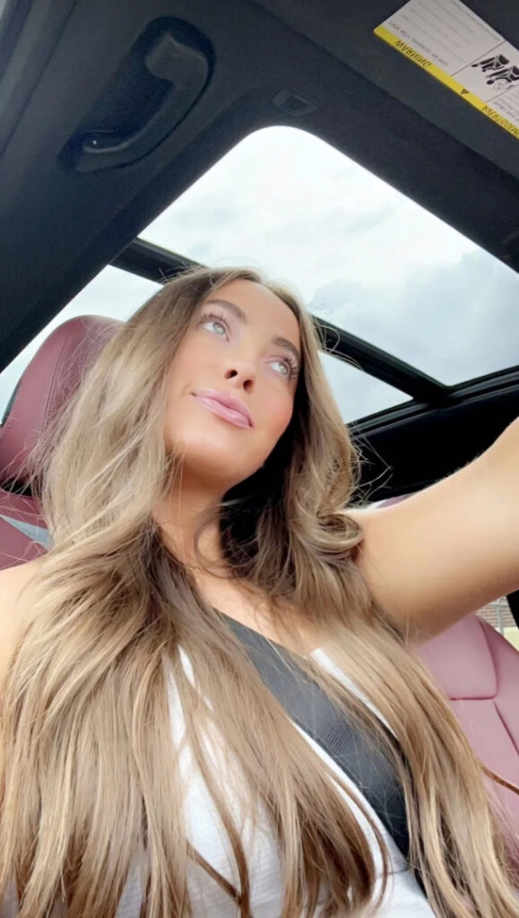 Instagram – Snapchat – T H I C C – Christina Desiderio / Christinadesid – Nude