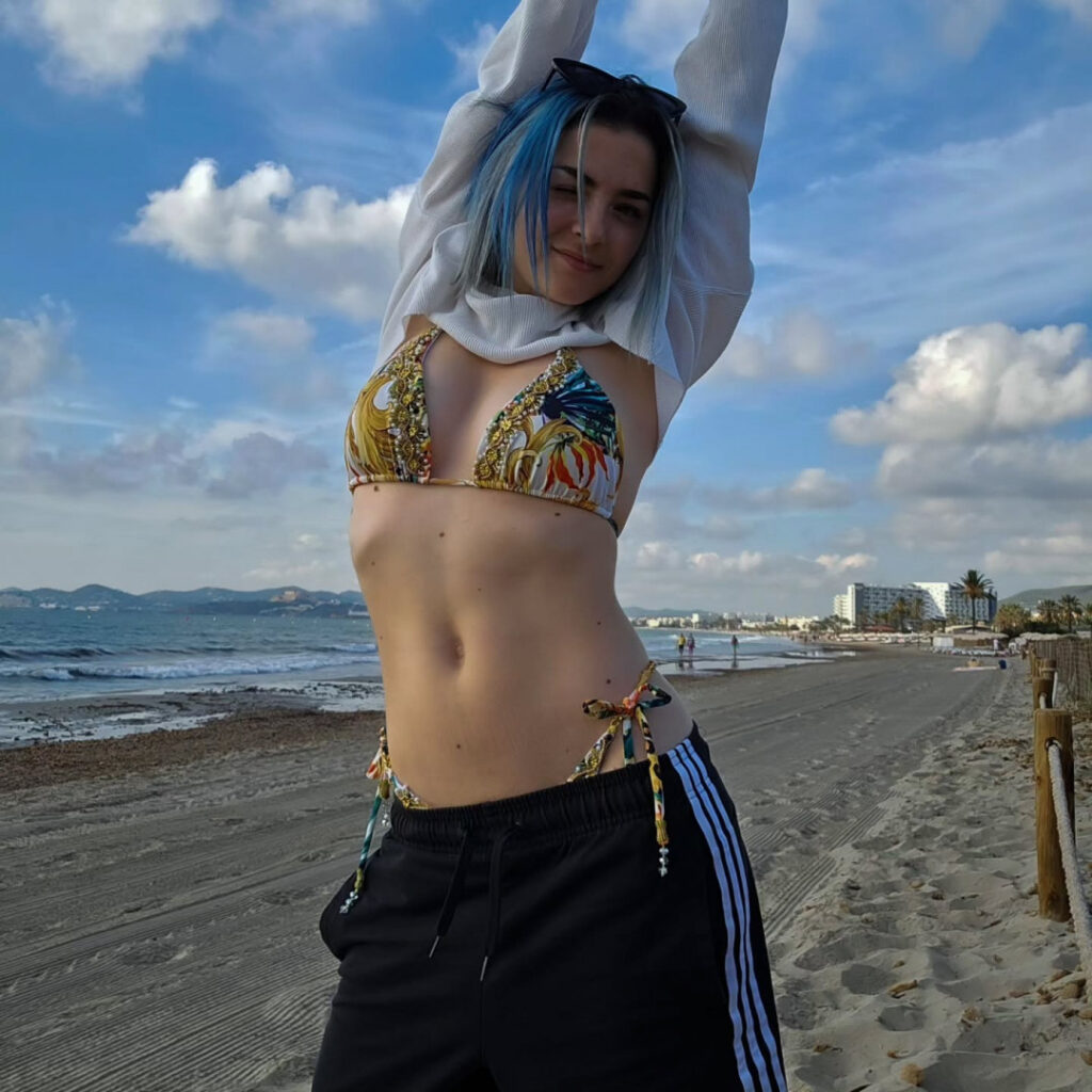 Youtube – TikTok – Instagram – Clementinem_nava / Clémentine M. / Clementinem_ytb – Nude