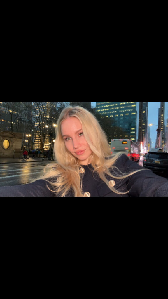 Twitch – Youtube – Instagram – Colette Cherry – Nude