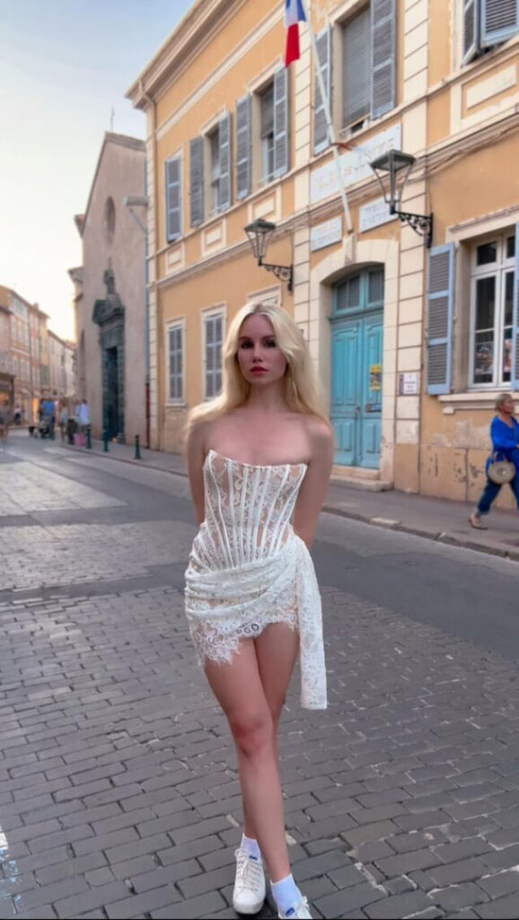 Twitch – Youtube – Instagram – Colette Cherry – Nude