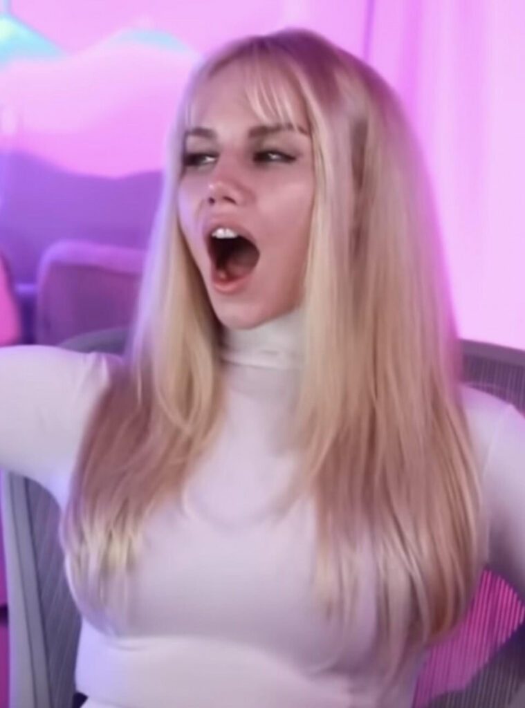 Twitch – Youtube – Instagram – Colette Cherry – Nude