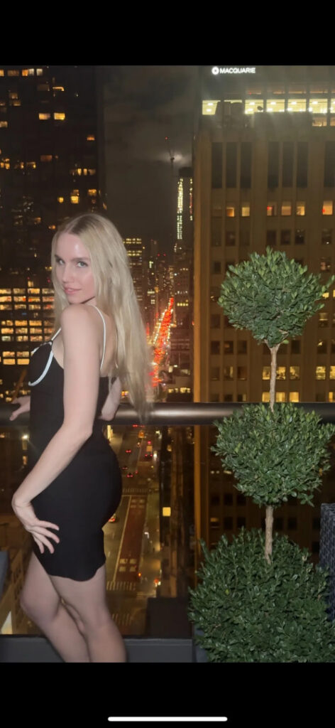 Twitch – Youtube – Instagram – Colette Cherry – Nude