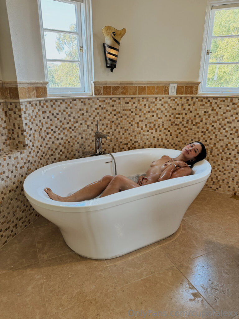 OnlyFans – TikTok – Instagram – Cupofalexx – Nude Leaks