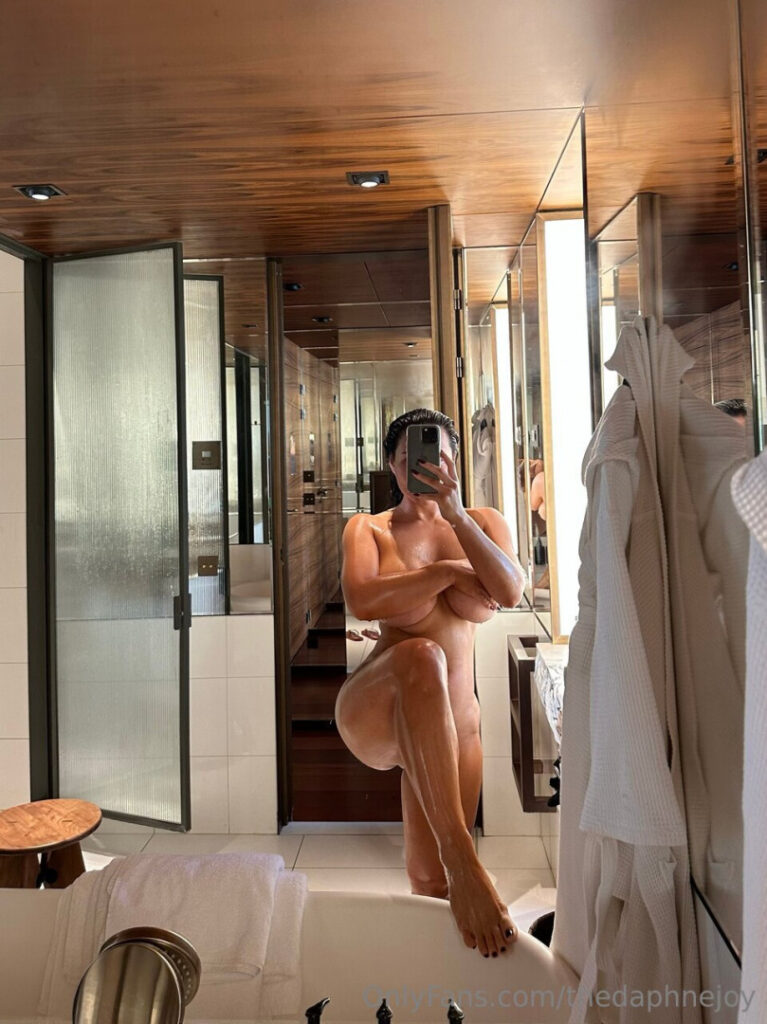 OnlyFans – DaphneJoy – Nude