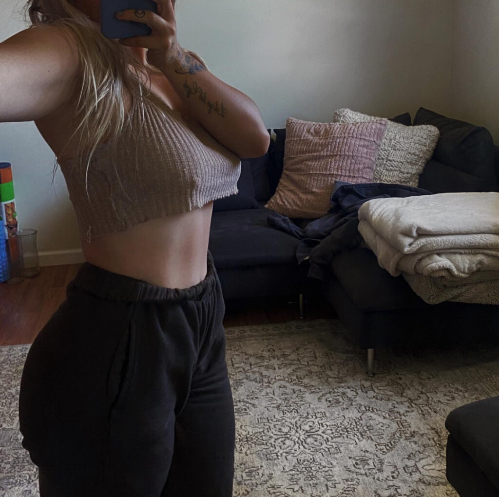 Instagram – T H I C C – Deanna Horvath / deannamarie.fitness – Nude Leaks