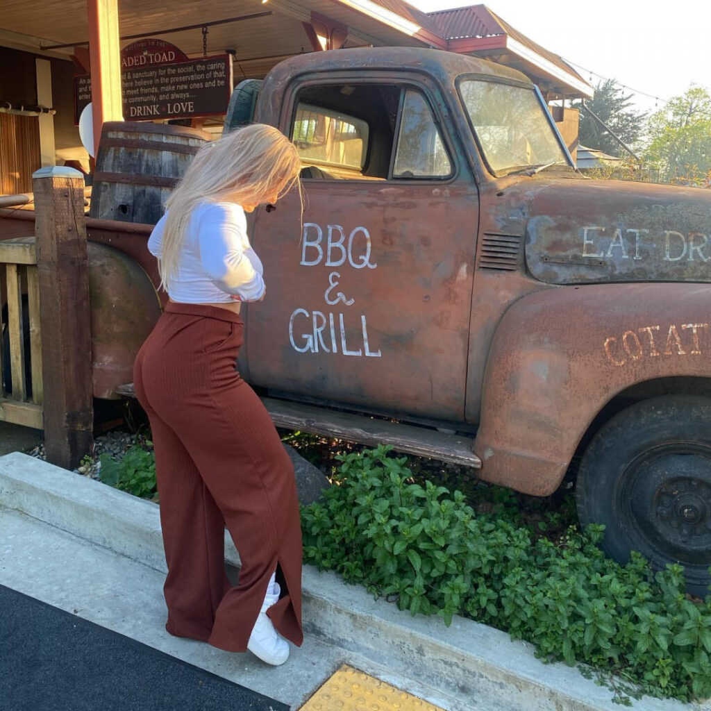 Instagram – T H I C C – Deanna Horvath / deannamarie.fitness – Nude Leaks