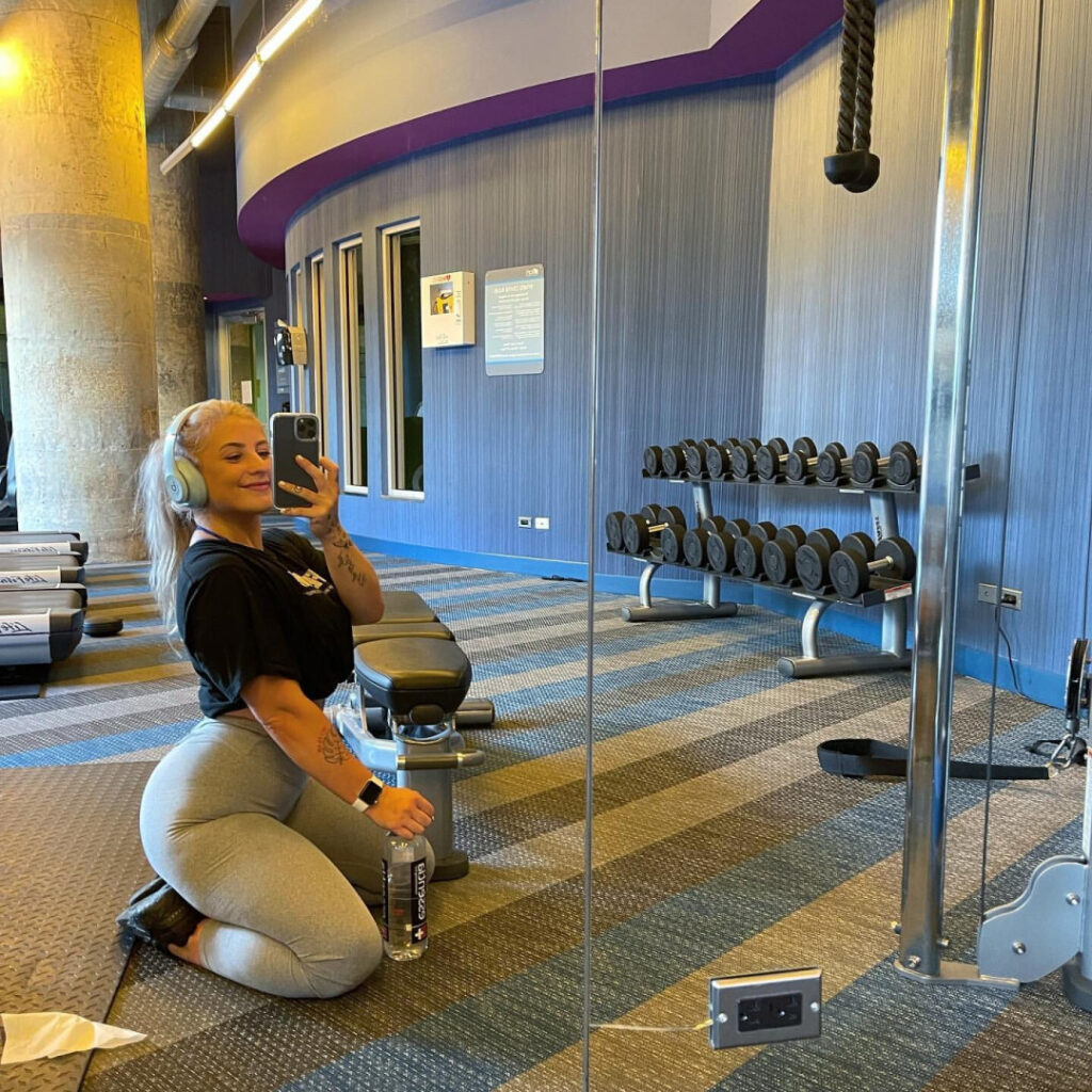 Instagram – T H I C C – Deanna Horvath / deannamarie.fitness – Nude Leaks