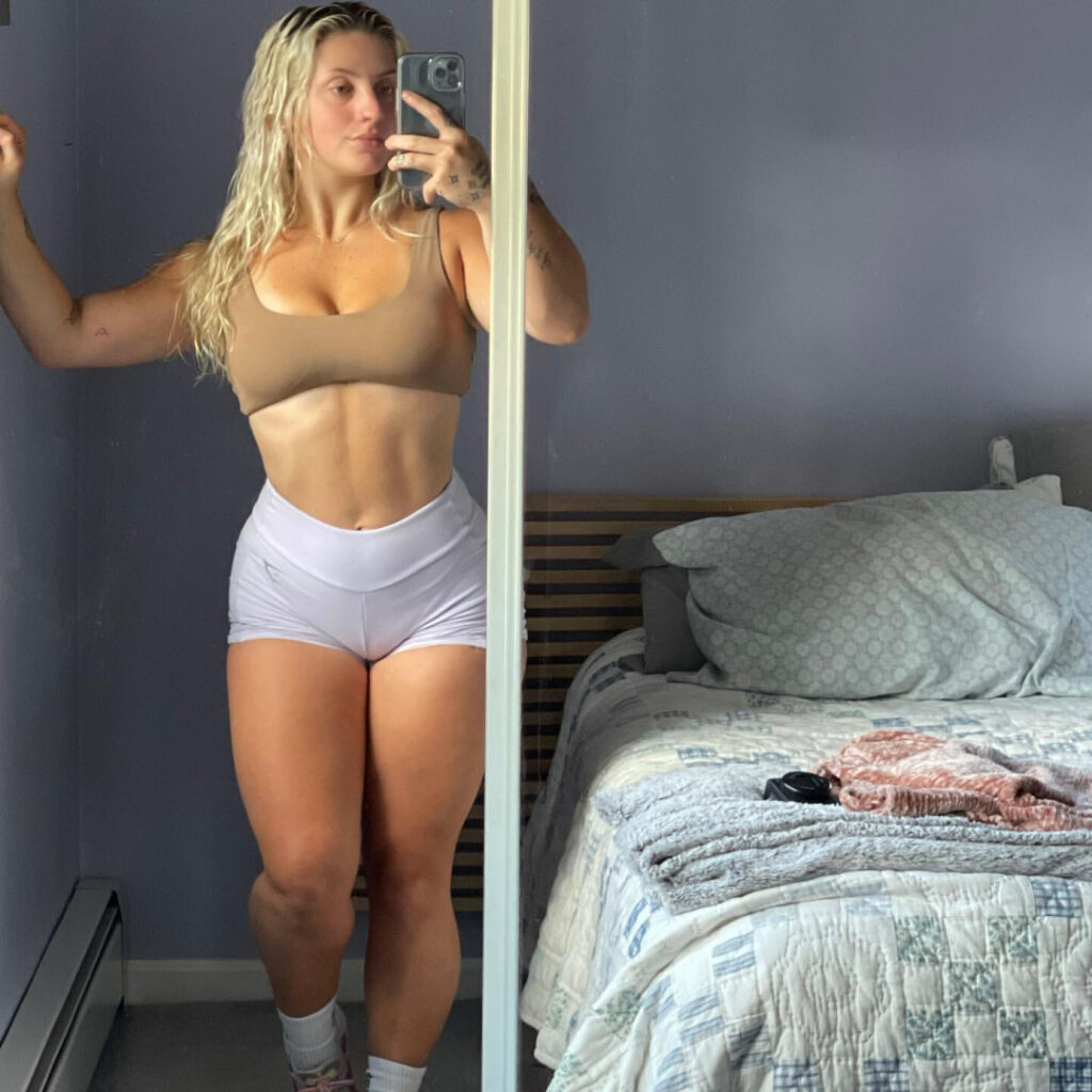 Instagram – T H I C C – Deanna Horvath / deannamarie.fitness – Nude Leaks