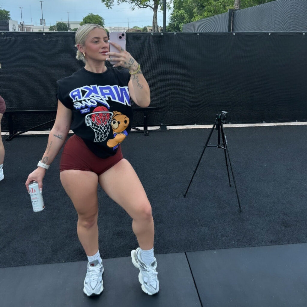 Instagram – T H I C C – Deanna Horvath / deannamarie.fitness – Nude Leaks