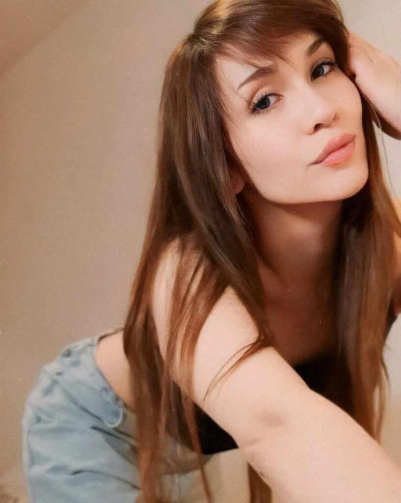 Instagram – delfi valcat – Nude