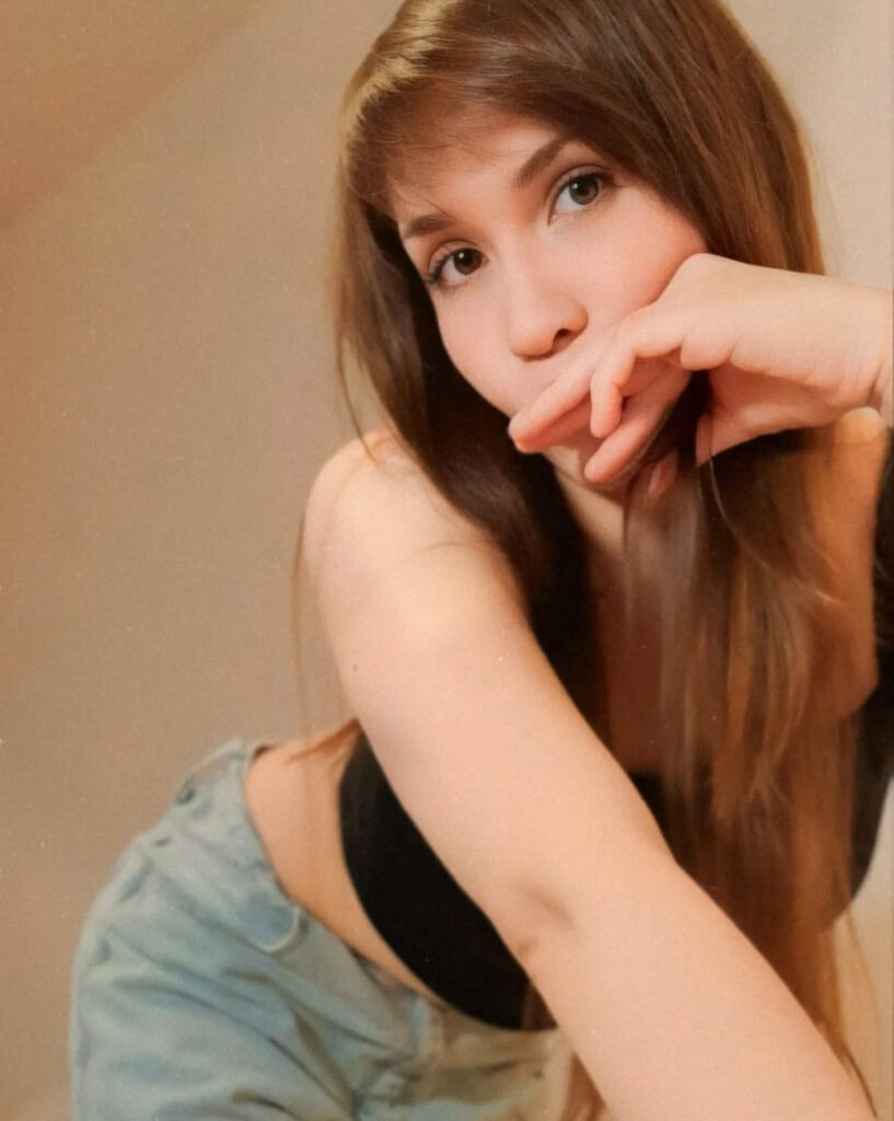 Instagram – delfi valcat – Nude