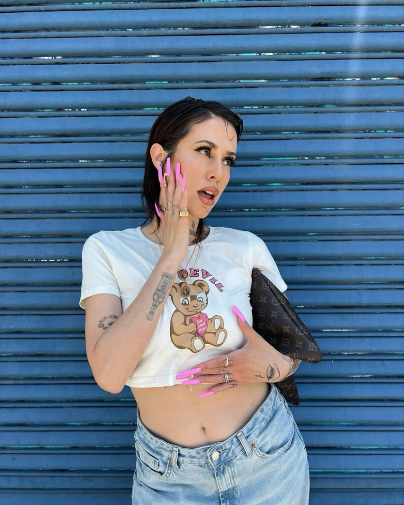 Celeb – Instagram – Latina – Dev (Devin Tailes) – Nude Leaks