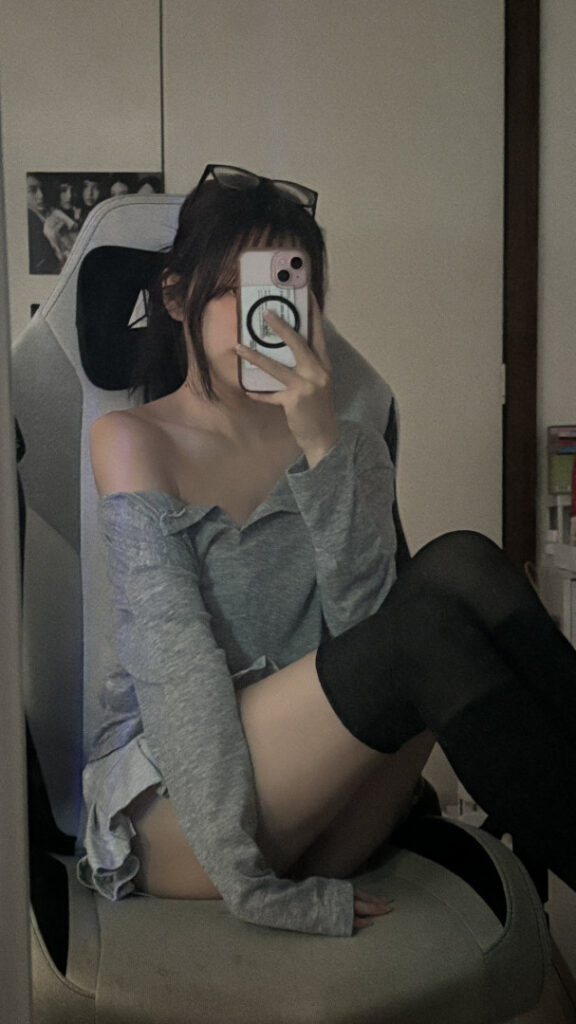 Twitch – dewchee – Nude Leaks