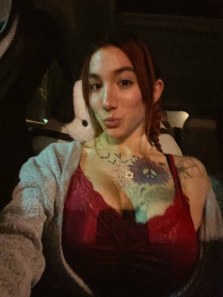 TikTok – e1ish3va – Nude Leaks