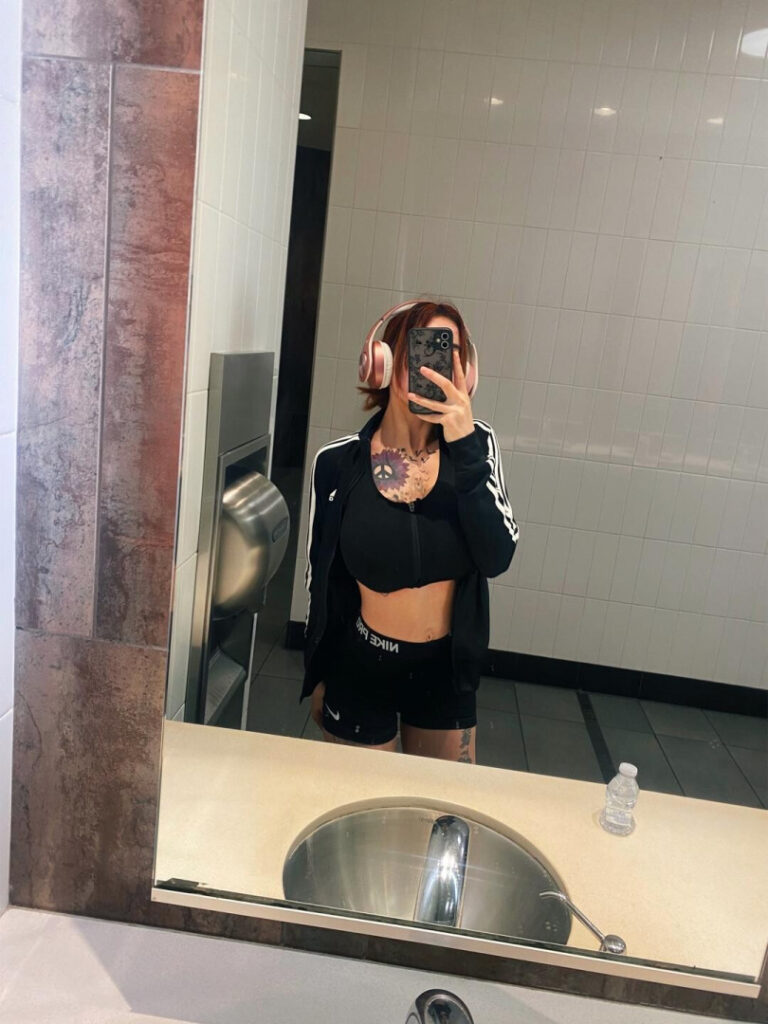 TikTok – e1ish3va – Nude Leaks