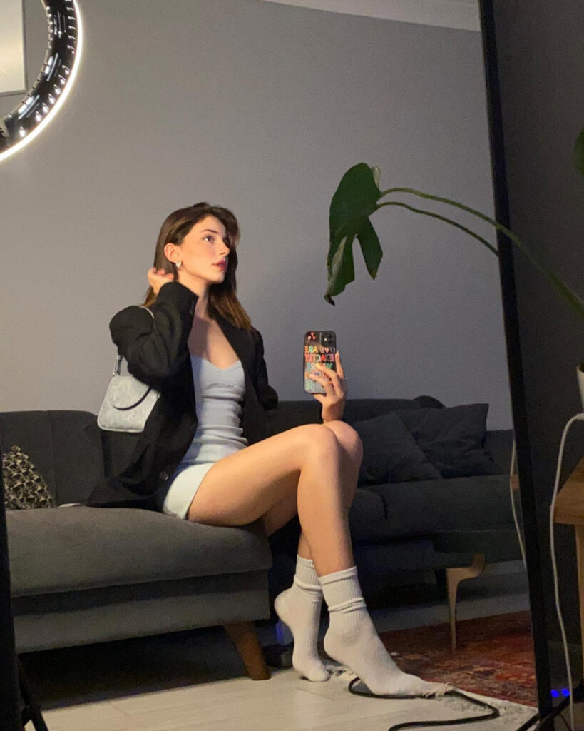 TikTok – Instagram – Ebrar Karabakan – Nude