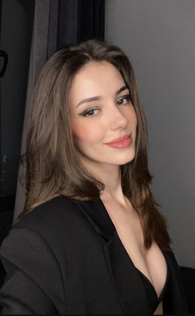 TikTok – Instagram – Ebrar Karabakan – Nude