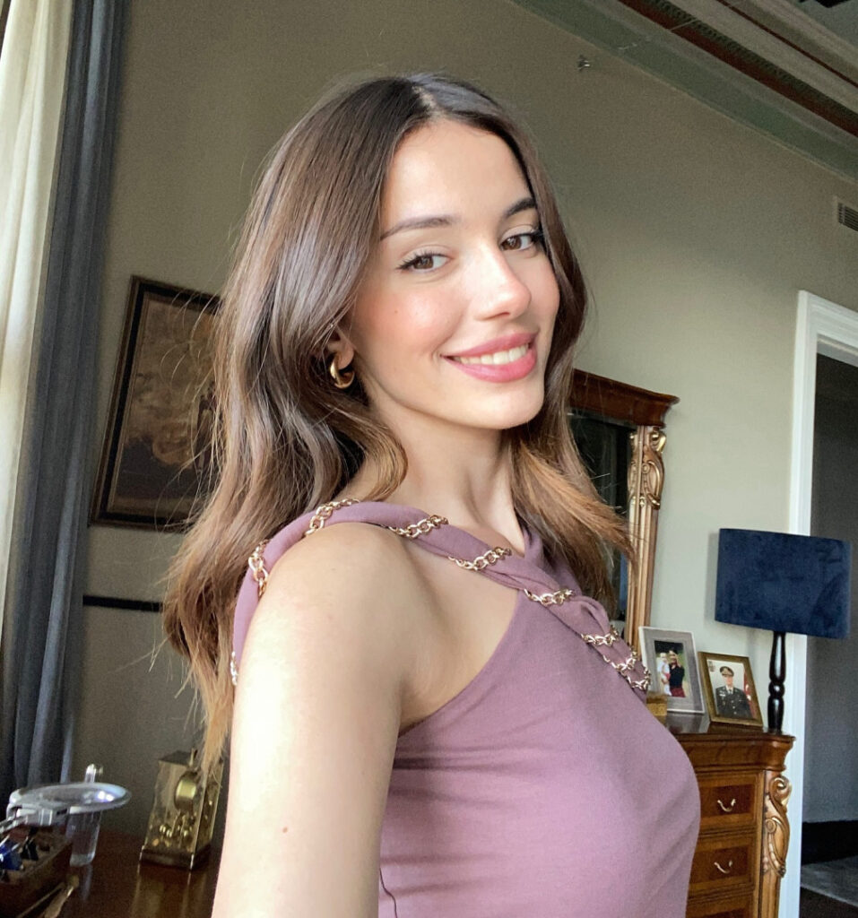 TikTok – Instagram – Ebrar Karabakan – Nude