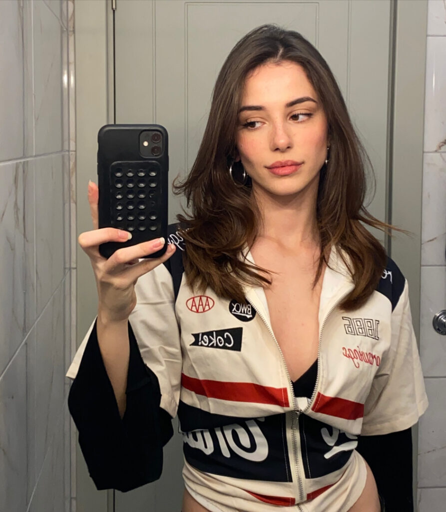 TikTok – Instagram – Ebrar Karabakan – Nude