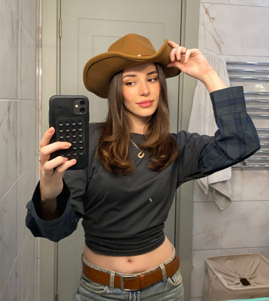 TikTok – Instagram – Ebrar Karabakan – Nude