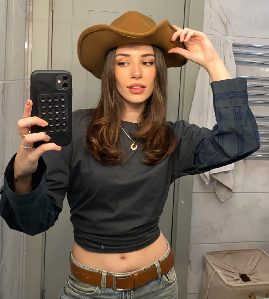 TikTok – Instagram – Ebrar Karabakan – Nude