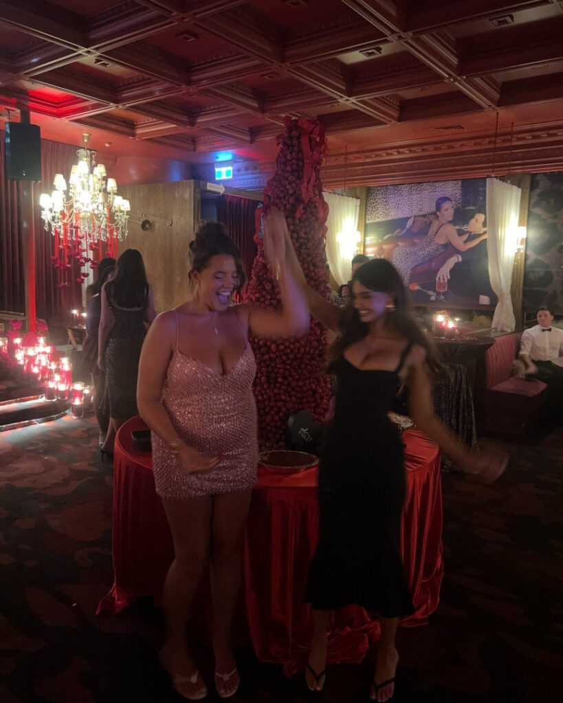 Instagram – Ella Cervetto – Nude