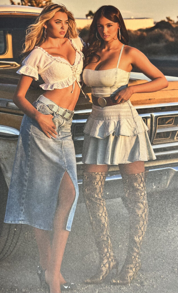 Instagram – Ella Cervetto – Nude