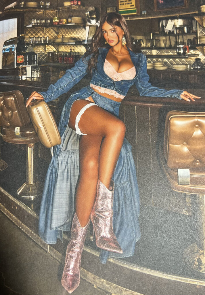 Instagram – Ella Cervetto – Nude