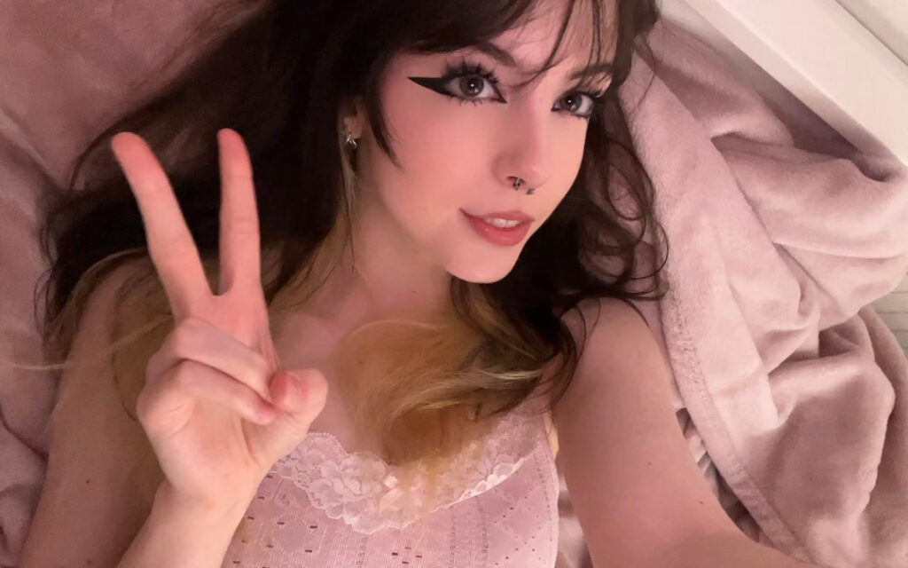 Ko-fi – emiki28 / ilovekitties.28 / emiki – Nude Leaks