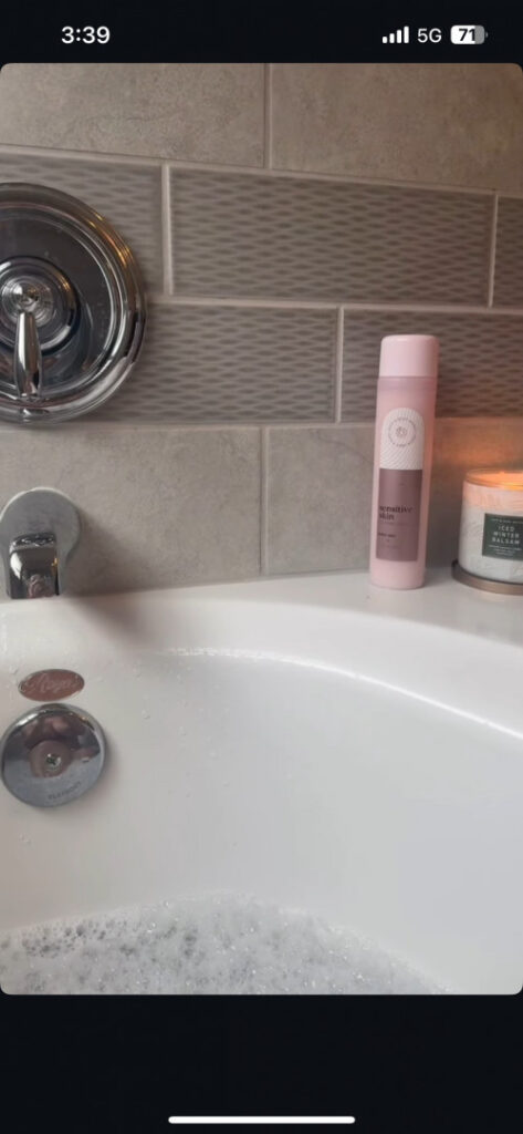 Instagram – Emilee Atchley – Nude Leaks