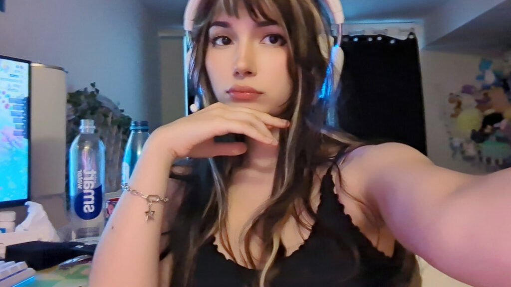 ⠀X⠀ – faedoll0 / max ⁠♡ – Nude Leaks