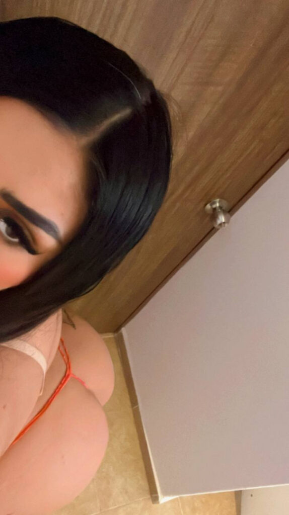 Instagram – Fernanda / f.mpz – Nude