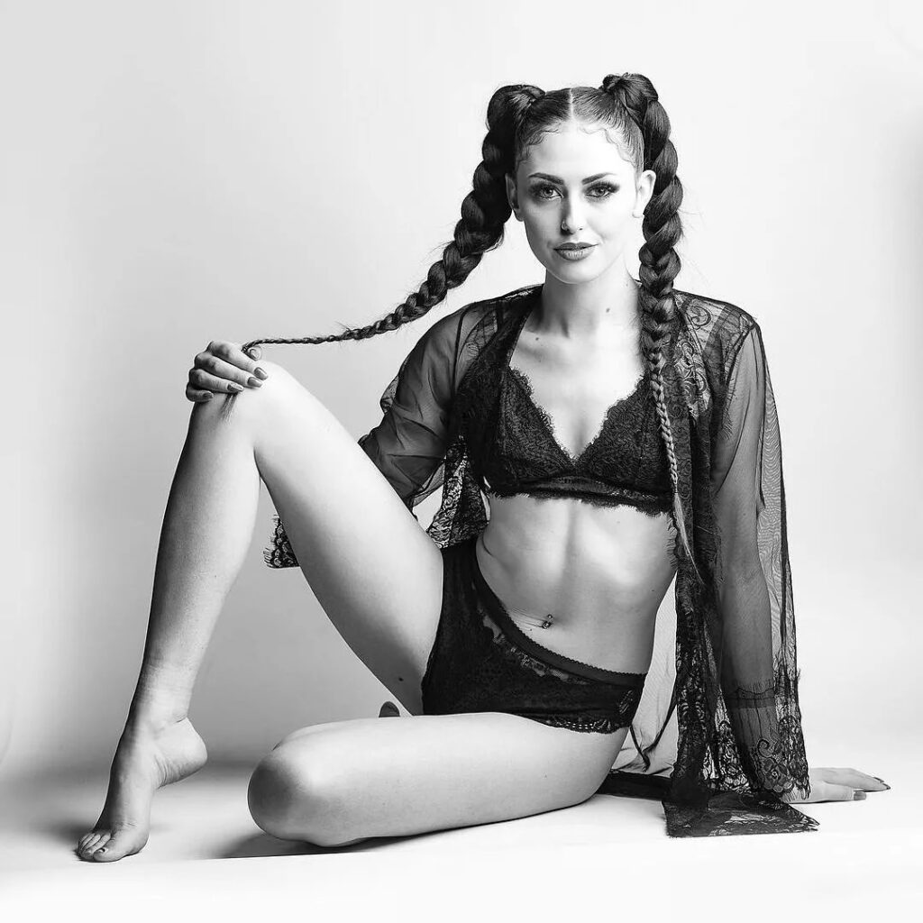 Instagram – Genessee Erickson – Nude Leaks