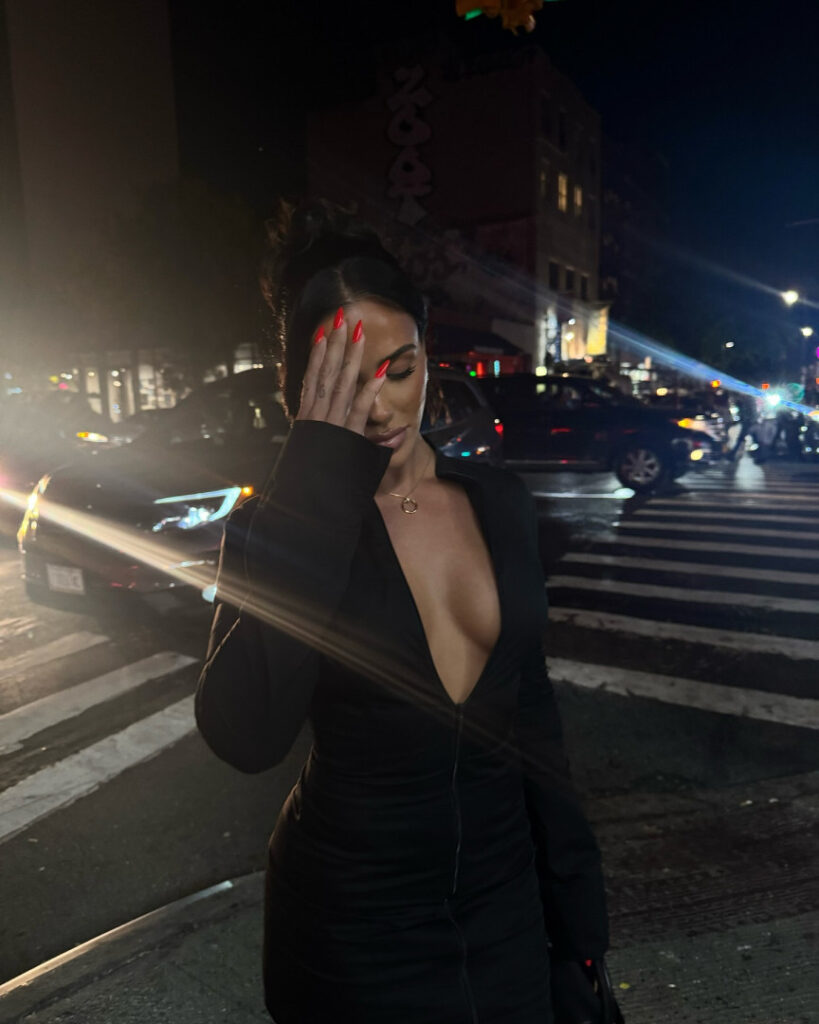 Instagram – Giuliana Ava – Nude