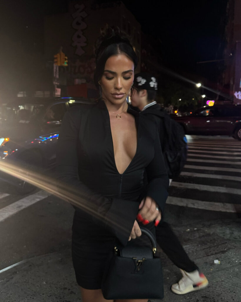 Instagram – Giuliana Ava – Nude