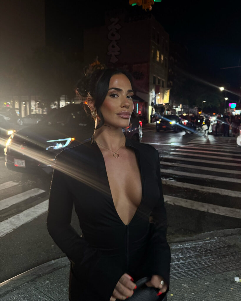 Instagram – Giuliana Ava – Nude