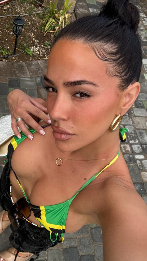 Instagram – Giuliana Ava – Nude