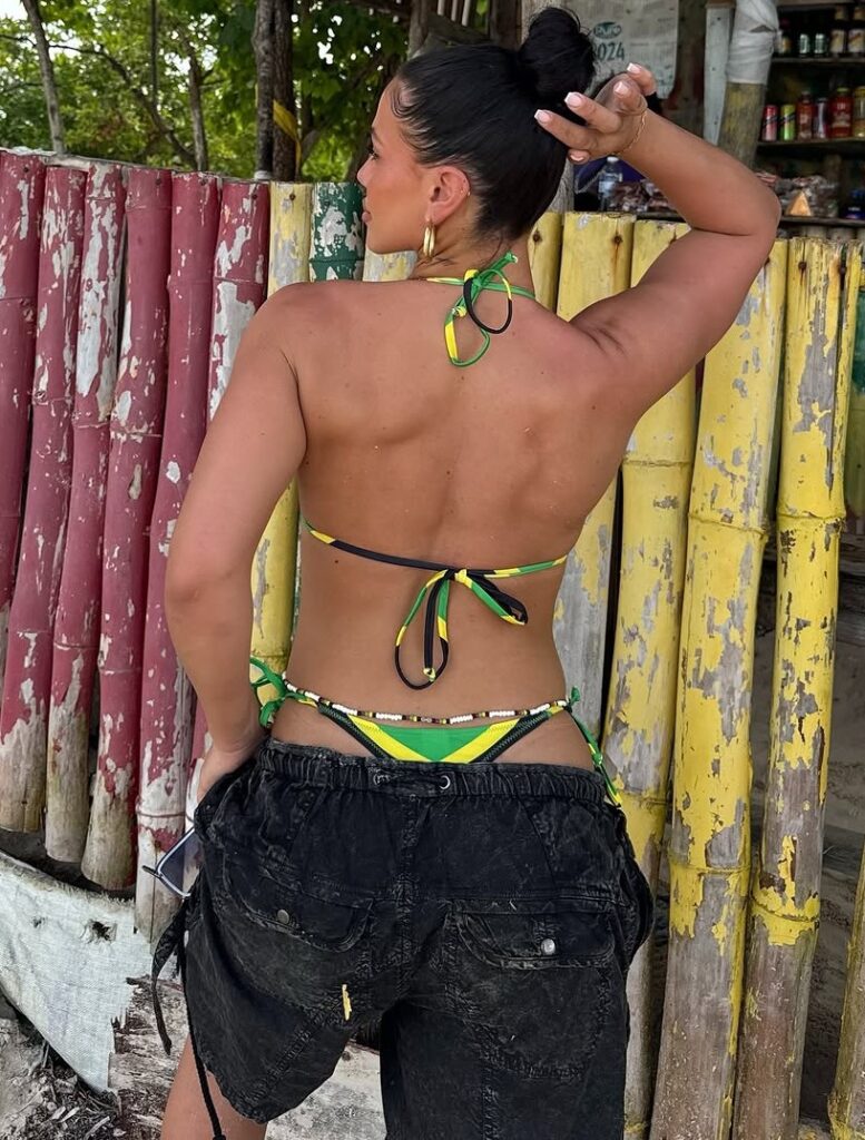 Instagram – Giuliana Ava – Nude