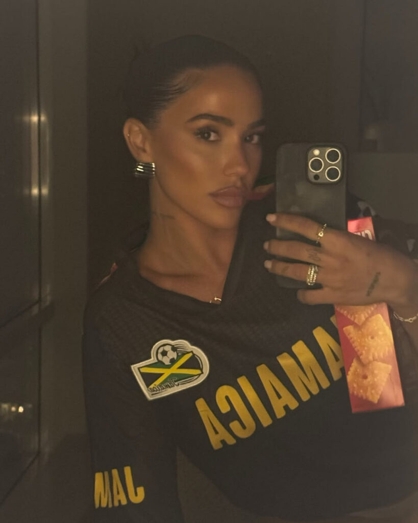 Instagram – Giuliana Ava – Nude