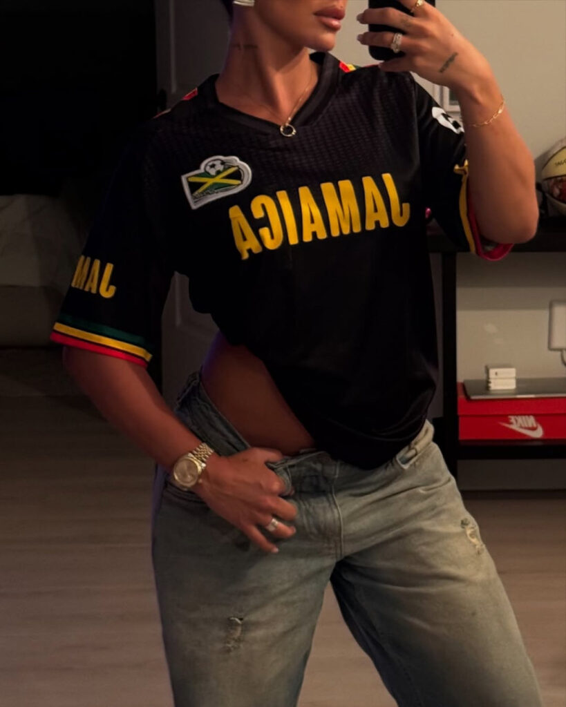 Instagram – Giuliana Ava – Nude