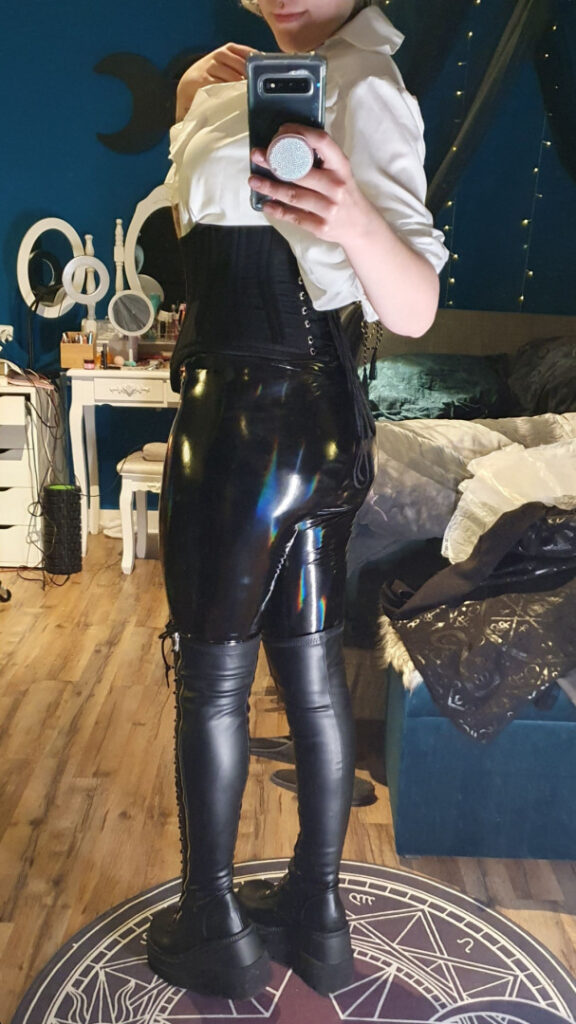 Fansly – Cosplay – T H I C C – GlitterAndFangs – Nude