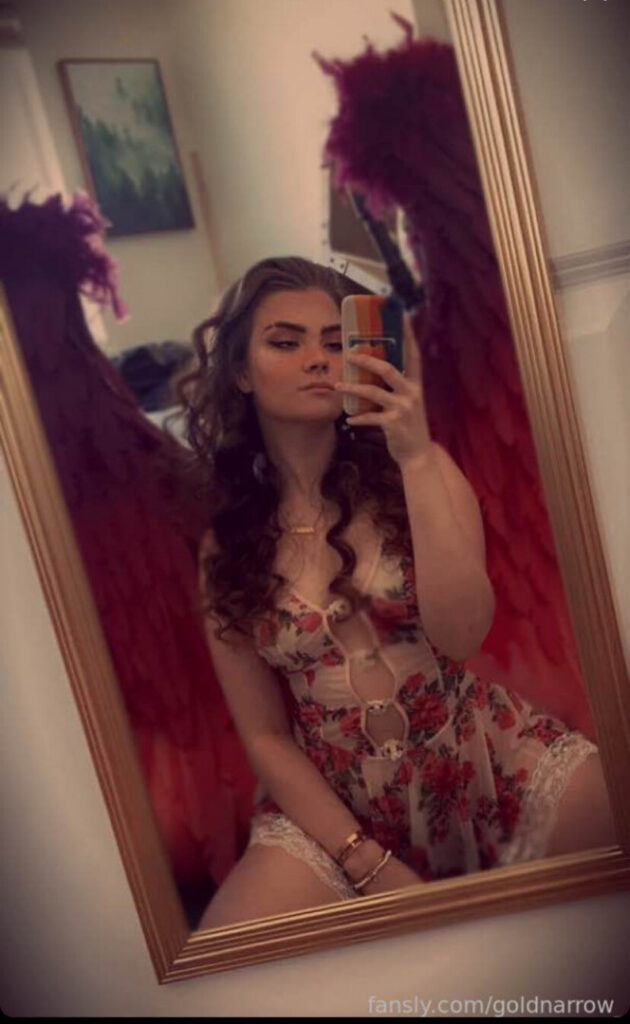 Instagram – Fansly – goldnarrow_ – Nude Leaks