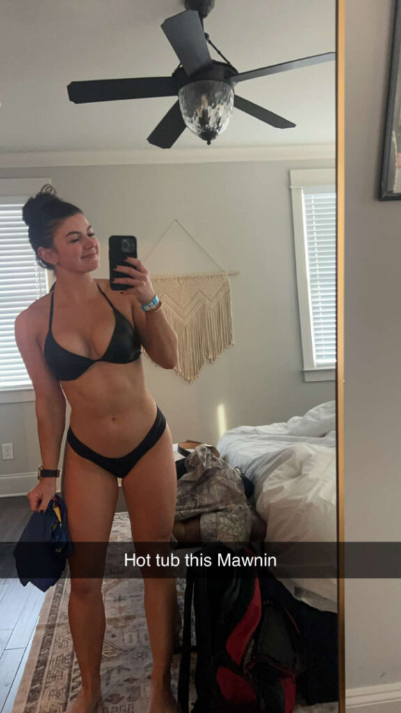 Instagram – Hannah Barron hannahbarron96 – Nude