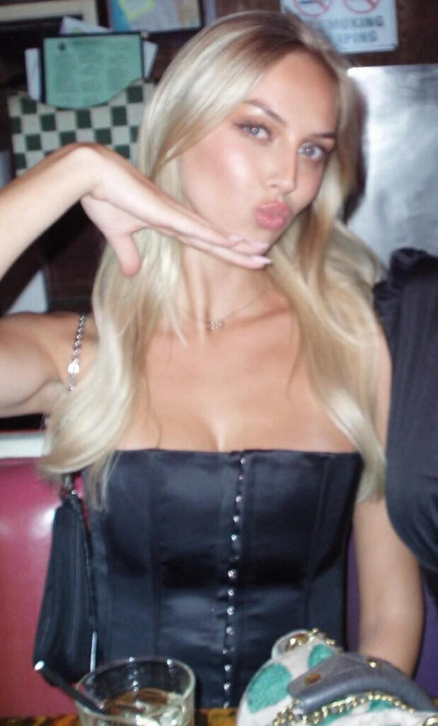 Instagram – Helena Hogedal – helenahogedal – Nude