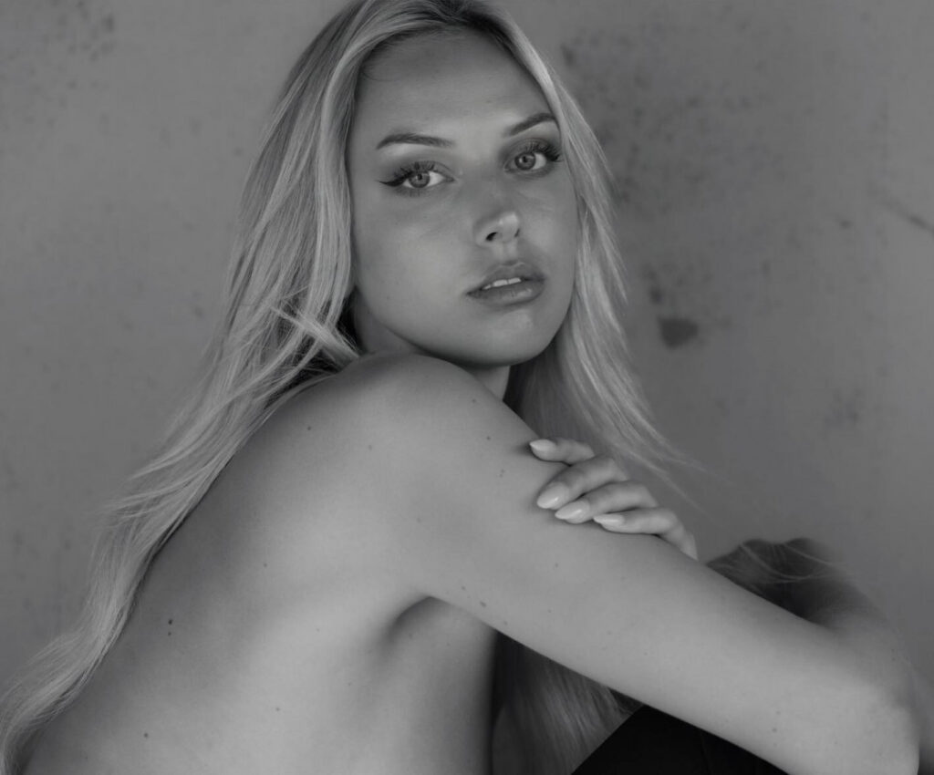 Instagram – Helena Hogedal – helenahogedal – Nude