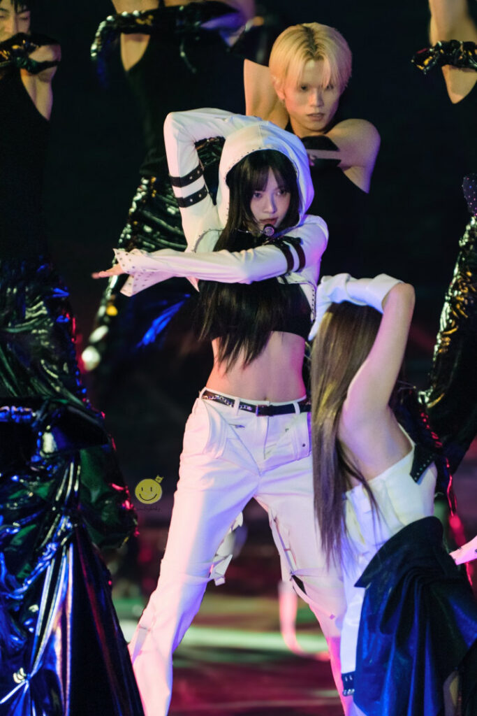 Celeb – Asian – Hong Eunchae 홍은채  LESSERAFIM – Nude Leaks