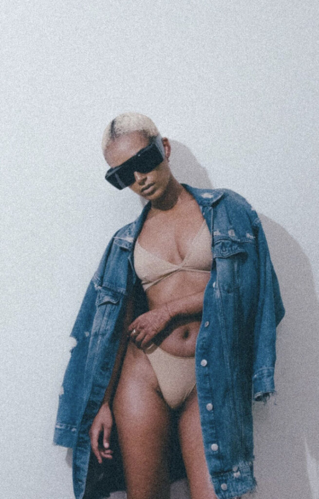 Instagram – Ebony – Honnete Bas – Nude Leaks